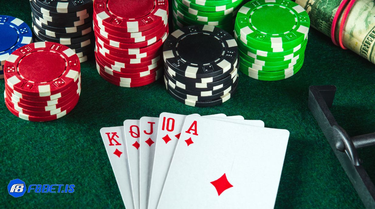 Giải mã các tay bài trong bàn Poker